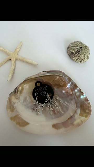 گوشواره مینیمال طرح درخت و برگ