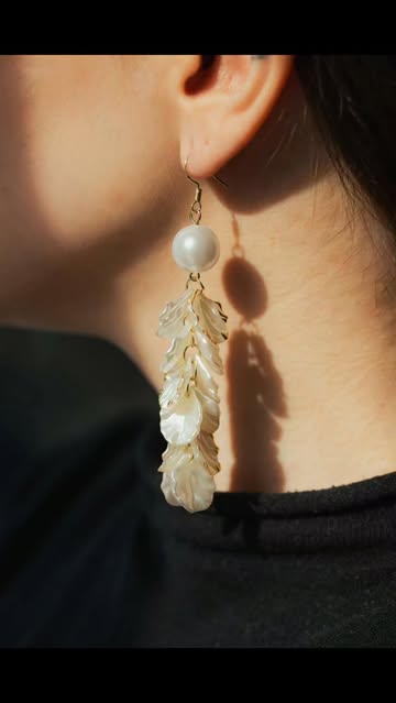 گوشواره صدف با آویز ظریف نقره ۹۲۵ ضدحساسیت